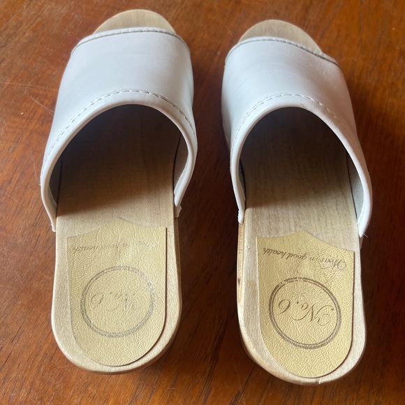 No 6 Daria clogs on mid heel - Picture 4 of 5